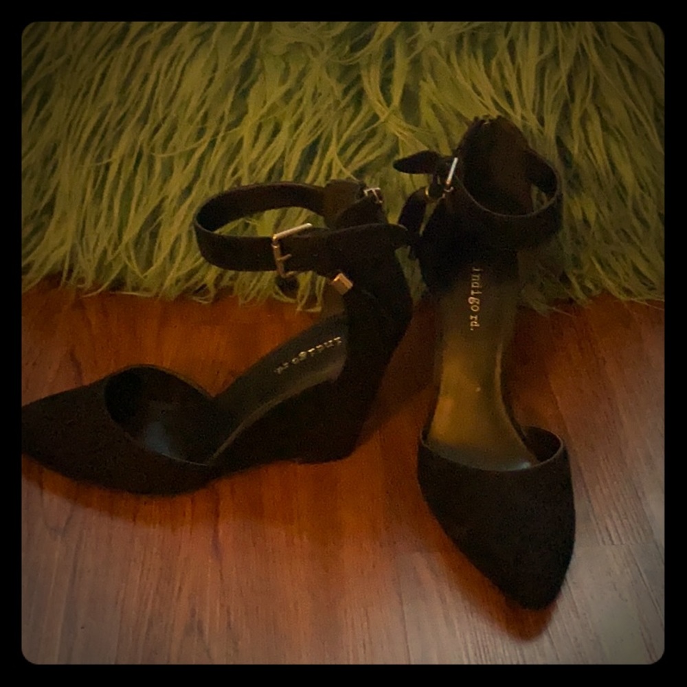 Earli Closed Toe Ankle Strap Wedge Pumps